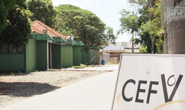 Entrada do Colégio Villanueva